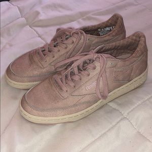 NWOT Reebok sneakers